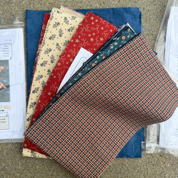 GLORY Easy Strip Cut Quilt Kit by Sandy Petsche for Maple Hill 36x36" Americana - Picture 2 of 5